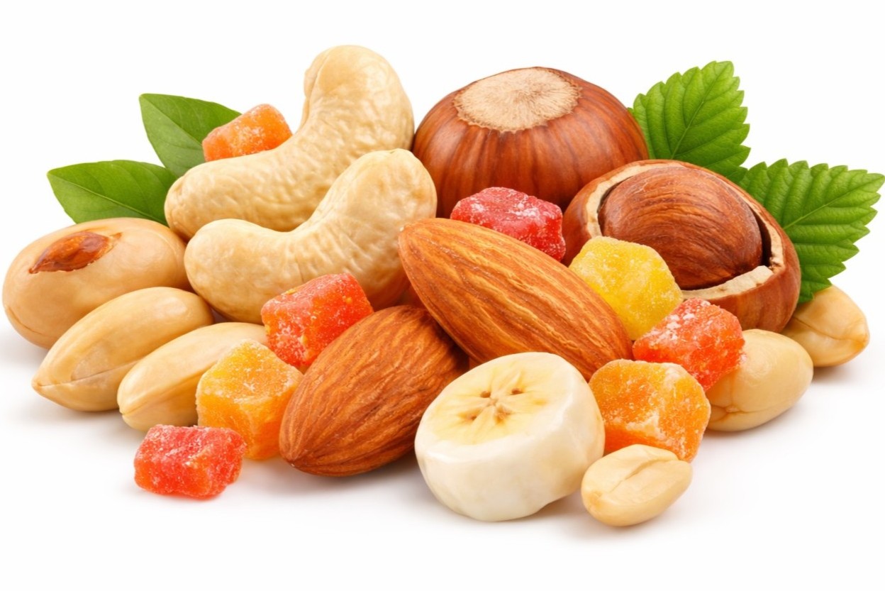 OŘECHOVÉ SMĚSI S OVOCEM - křupavé ořechy doplněné sladkým sušeným ovocem