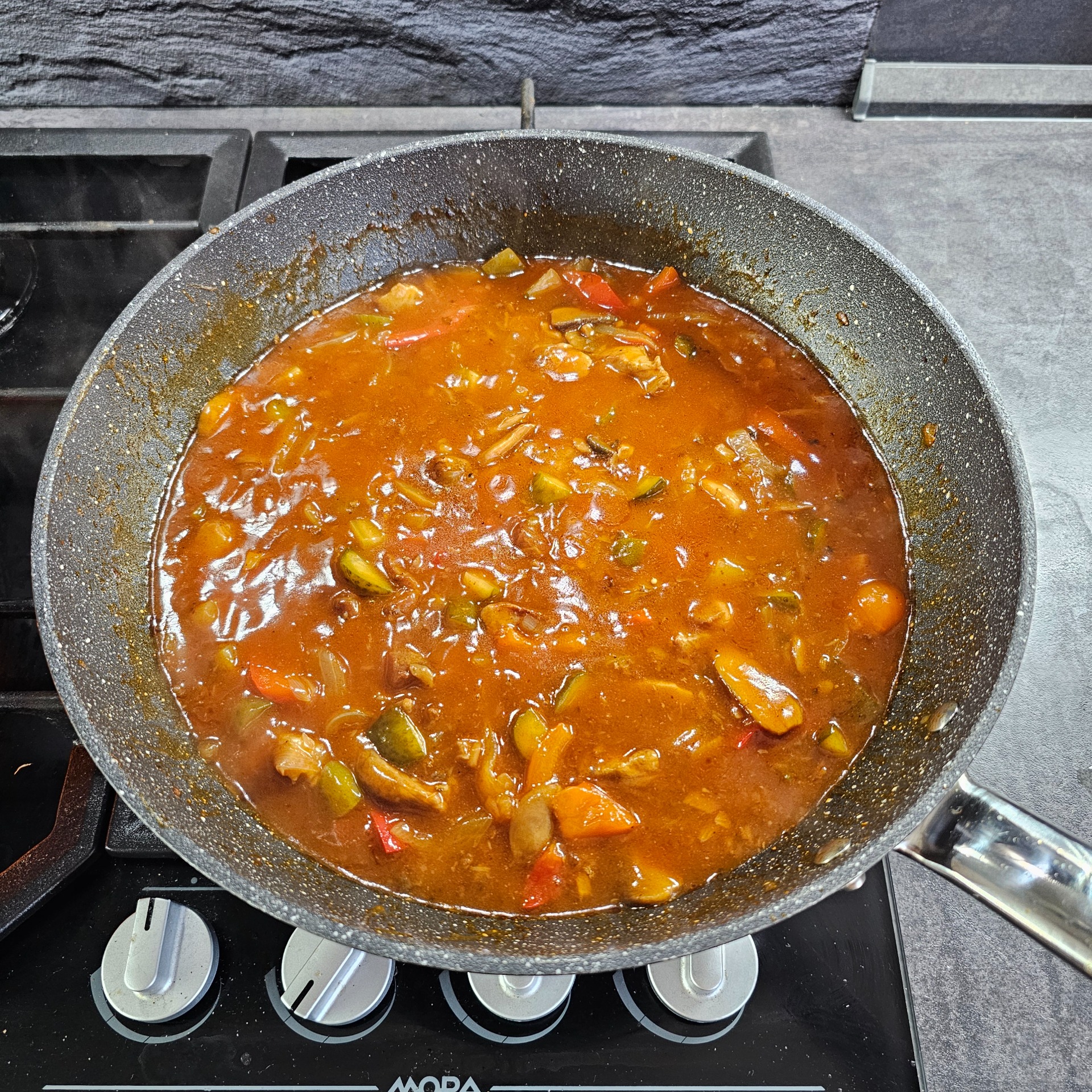 Nakonec v případě potřeby zahustíme.